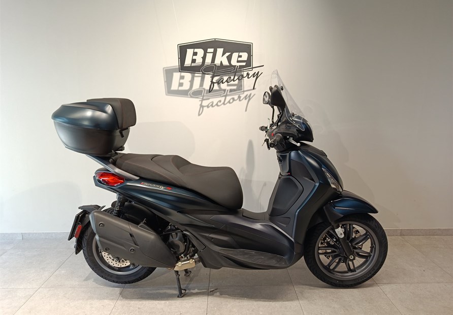 Piaggio Beverly 400 (schwarz)
