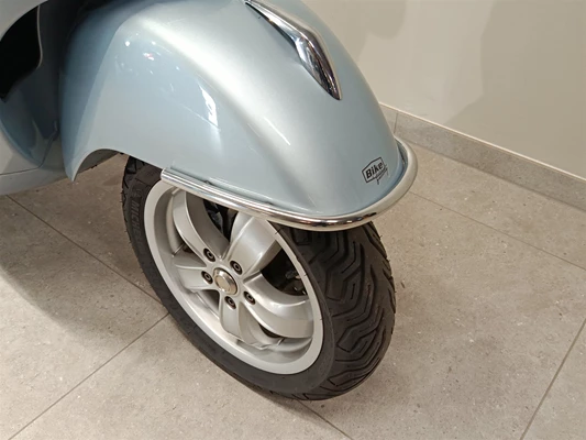 Vespa GTS 125 i.e. (grau) - Bild 4