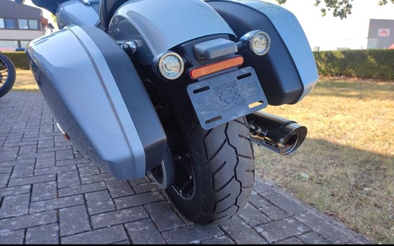Gebrauchtmotorrad Harley-Davidson Softail Sport Glide FLSB - Bild 12