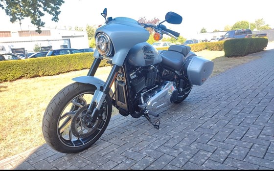 Gebrauchtmotorrad Harley-Davidson Softail Sport Glide FLSB - Bild 4