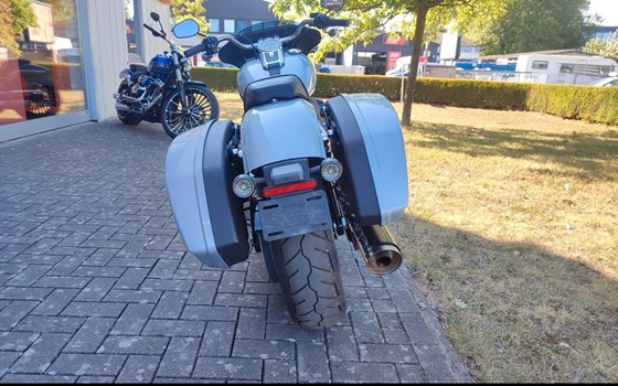 Gebrauchtmotorrad Harley-Davidson Softail Sport Glide FLSB - Bild 7