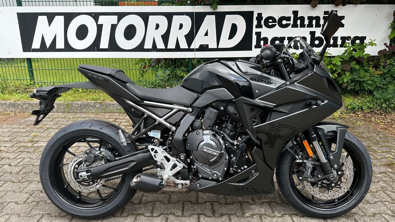 Suzuki GSX-8R
