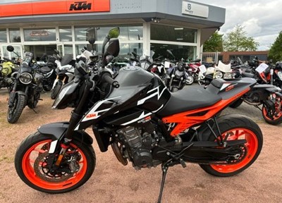 GEBRAUCHTFAHRZEUG KTM 890 Duke GP