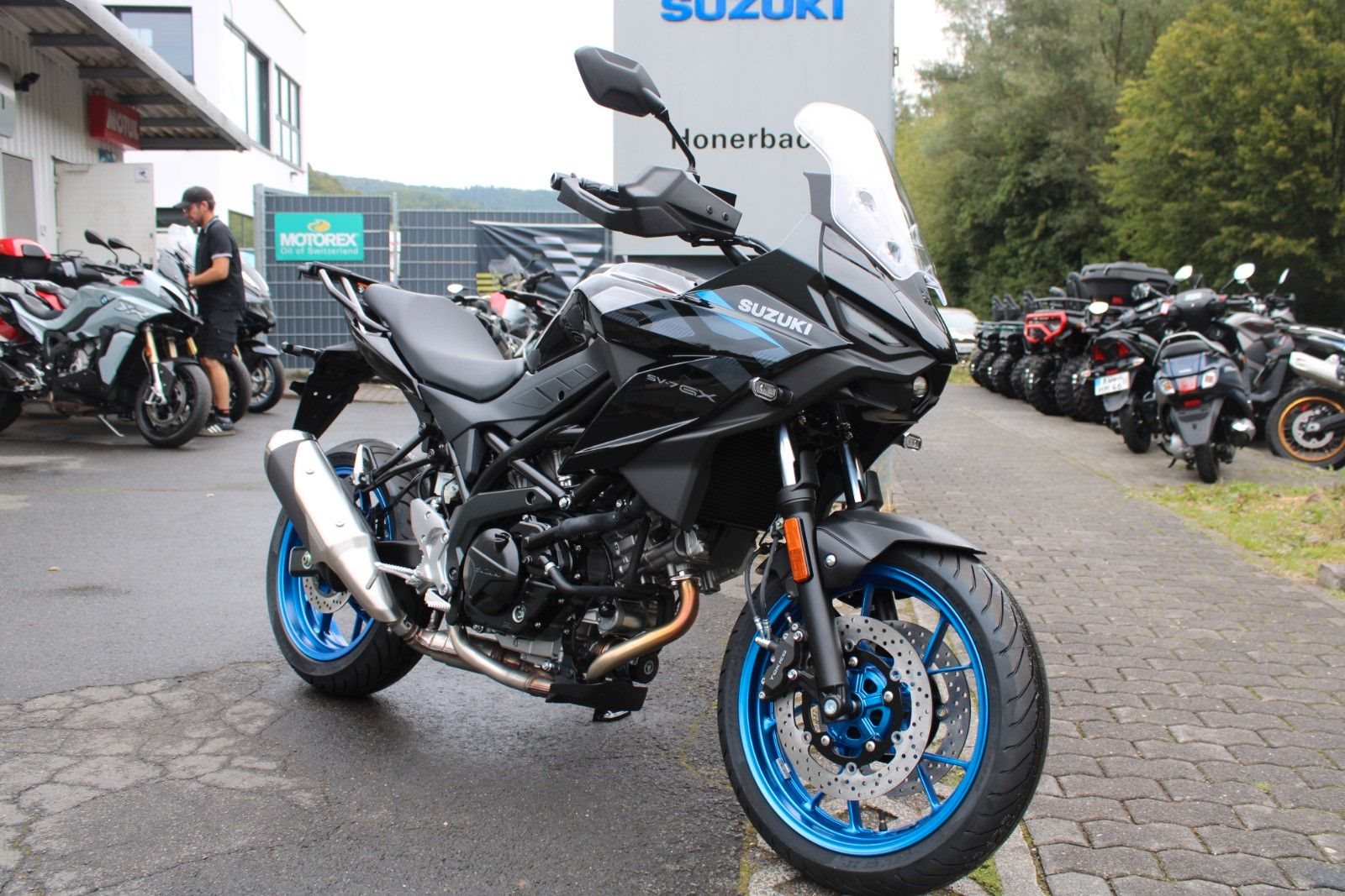 Suzuki SV-7GX
