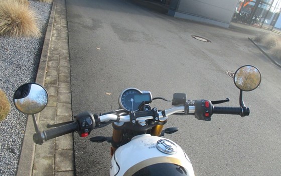 Gebrauchtmotorrad Triumph Speed 400 - Bild 10