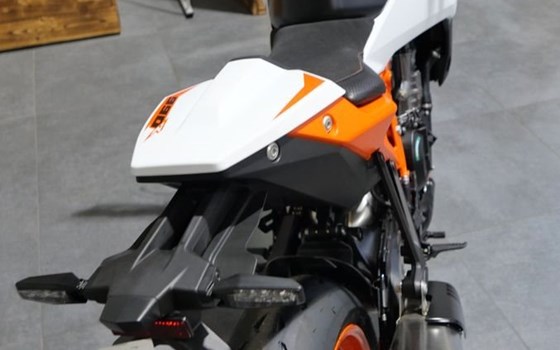 Gebrauchtmotorrad KTM 990 Duke R - Bild 9