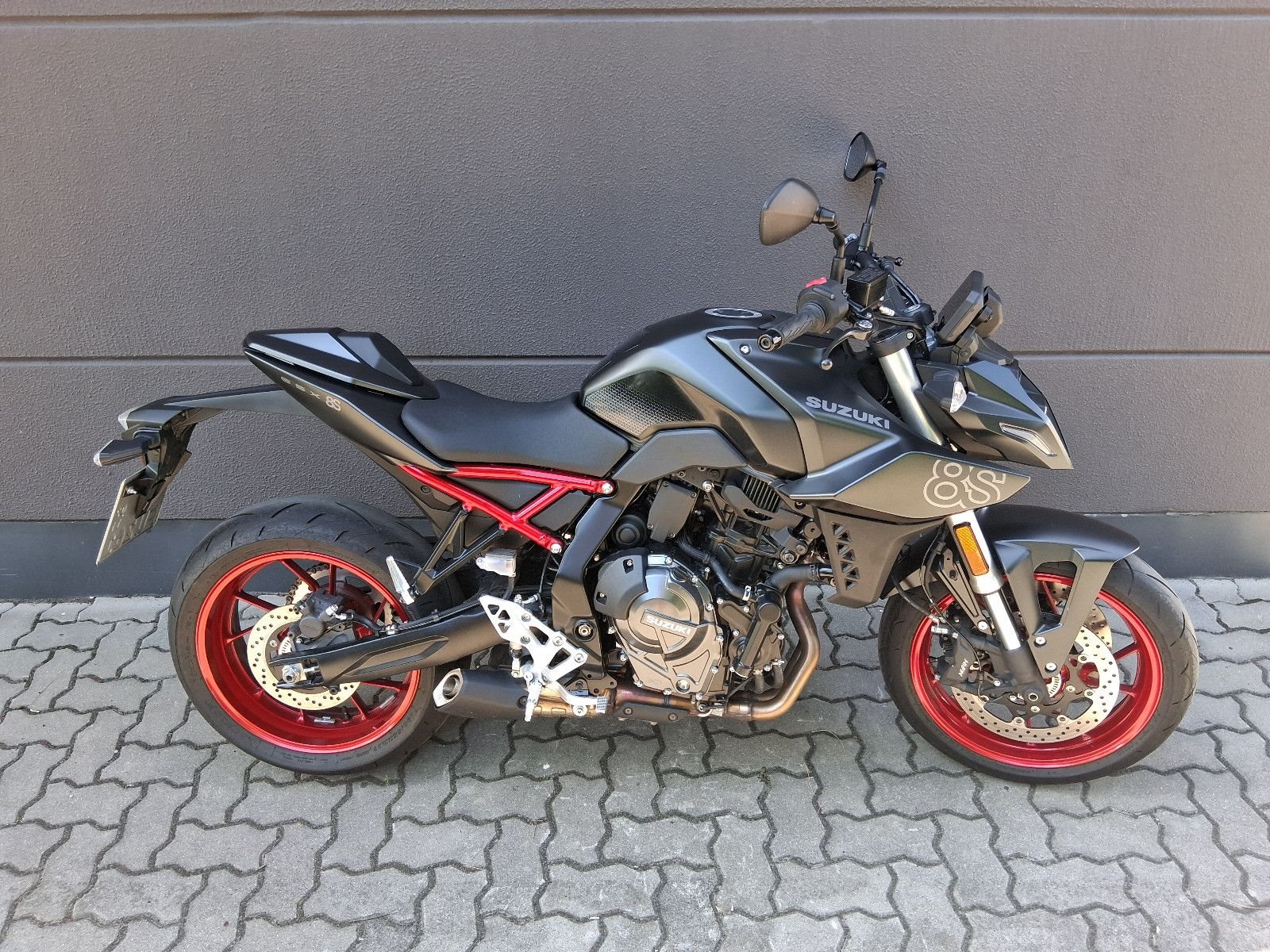 Suzuki GSX-8S