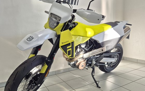 Neufahrzeug Husqvarna 701 Supermoto - Bild 12
