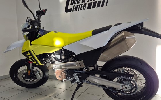 Neufahrzeug Husqvarna 701 Supermoto - Bild 13