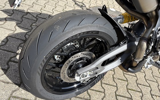 Gebrauchtmotorrad Ducati Hypermotard V2 - Bild 10