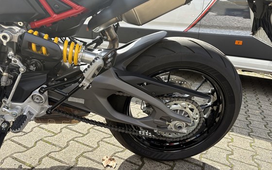 Gebrauchtmotorrad Ducati Hypermotard V2 - Bild 17