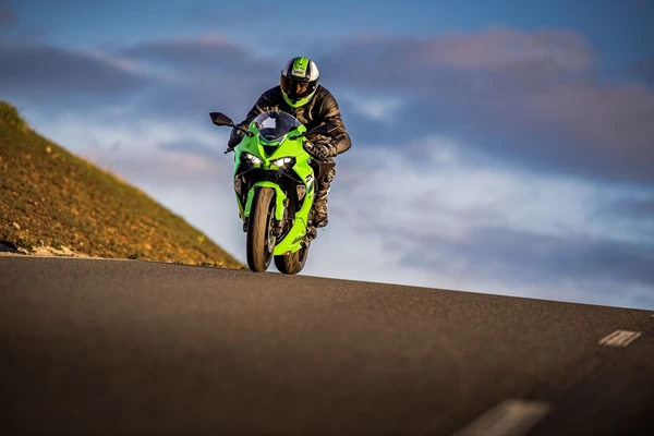 Kawasaki Ninja ZX-6R (GN1 - KRT Grün) - Bild 8