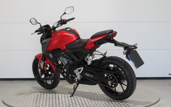 Gebrauchtmotorrad Honda CB125R - Bild 5
