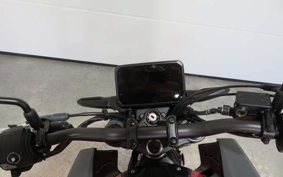 Gebrauchtmotorrad Honda CB125R - Bild 9
