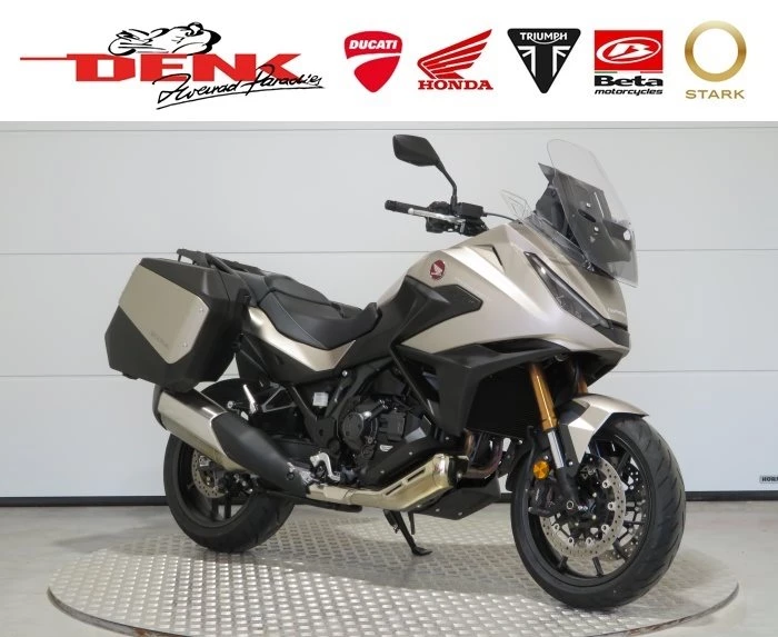 Honda NT1100 DCT Electronic Suspension