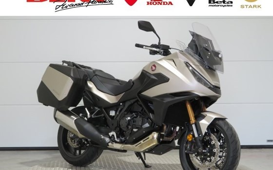 Gebrauchtmotorrad Honda NT1100 DCT Electronic Suspension - Bild 1