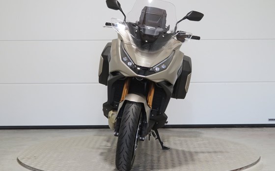 Gebrauchtmotorrad Honda NT1100 DCT Electronic Suspension - Bild 2