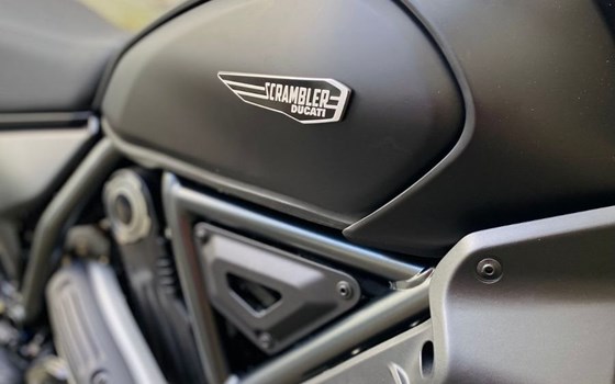 Gebrauchtmotorrad Ducati Scrambler Icon Dark - Bild 4