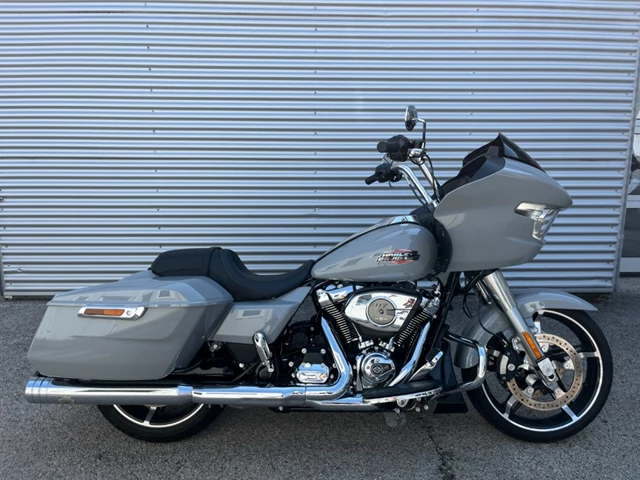Harley-Davidson Road Glide FLTRX (grau) - Bild 2