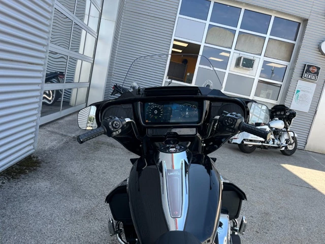 Harley-Davidson Street Glide Limited FLHXL (schwarz) - Bild 12