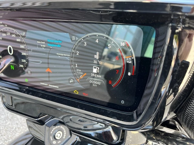 Harley-Davidson Street Glide Limited FLHXL (schwarz) - Bild 14
