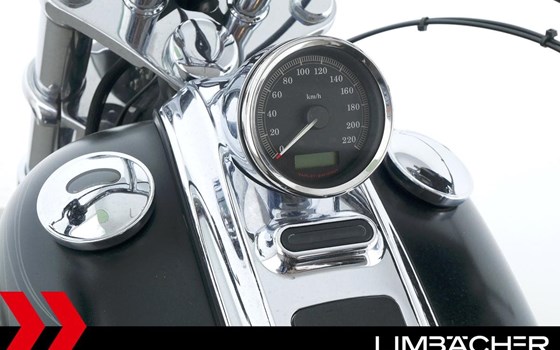 Gebrauchtmotorrad Harley-Davidson Softtail Rocker C FXCWC - Bild 21