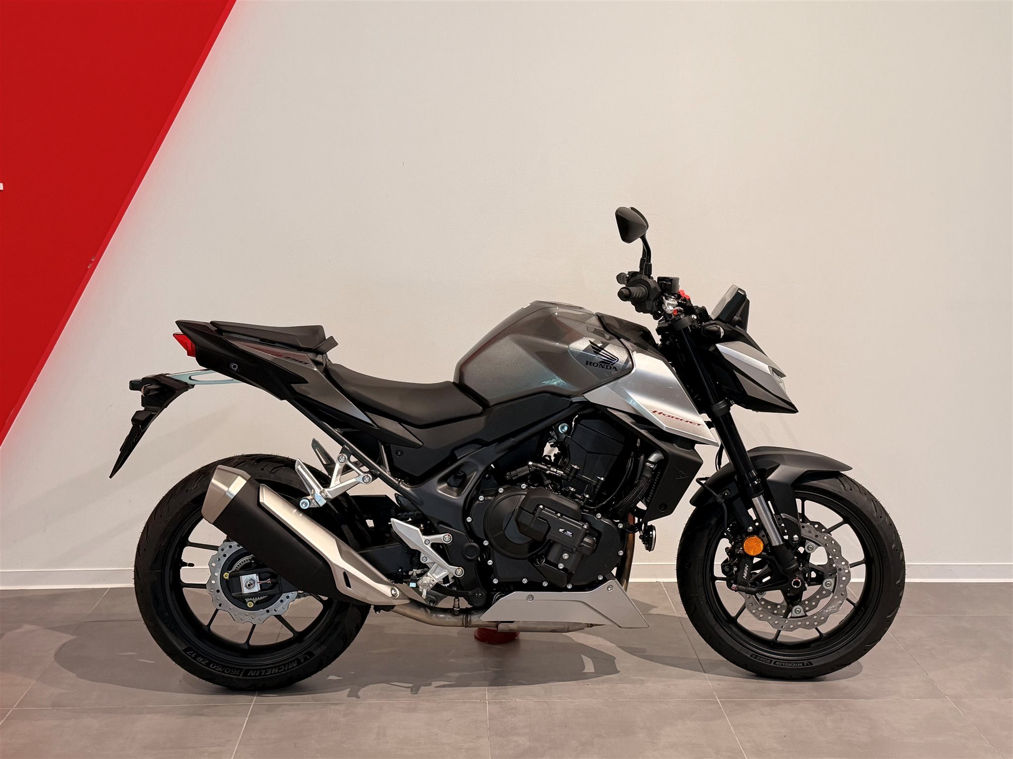 Honda CB750 Hornet E-Clutch
