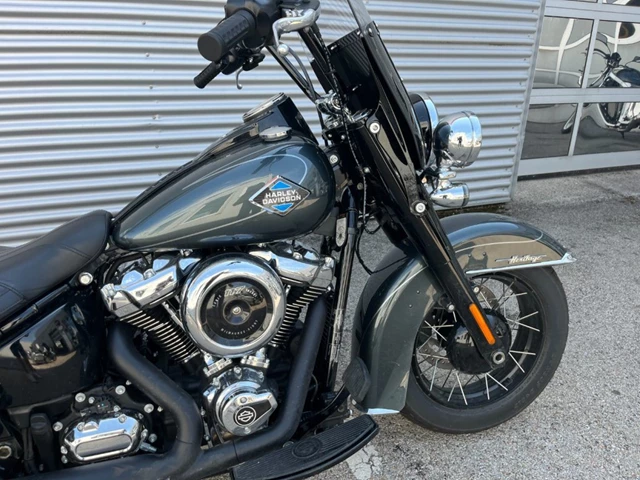 Harley-Davidson Softail Heritage Classic FLHC (grau) - Bild 3