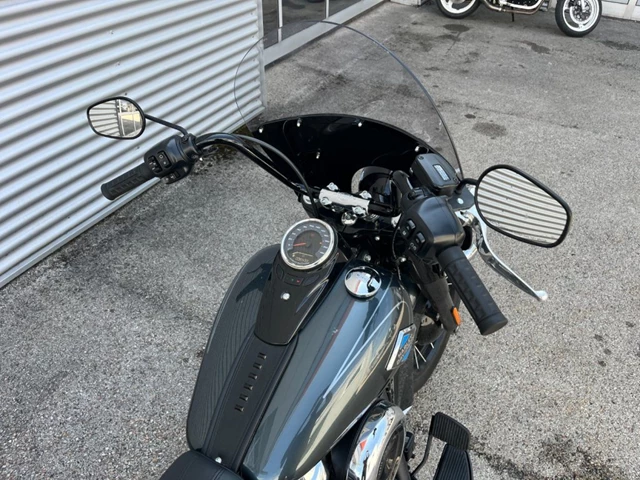 Harley-Davidson Softail Heritage Classic FLHC (grau) - Bild 5
