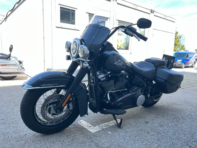 Harley-Davidson Softail Heritage Classic FLHC (grau) - Bild 9