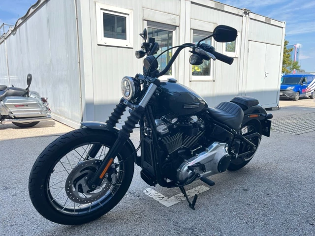 Harley-Davidson Street Bob 117 (grau) - Bild 10