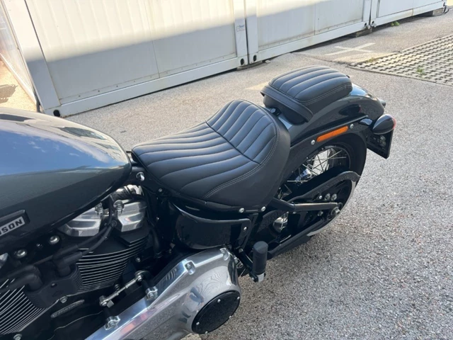 Harley-Davidson Street Bob 117 (grau) - Bild 11