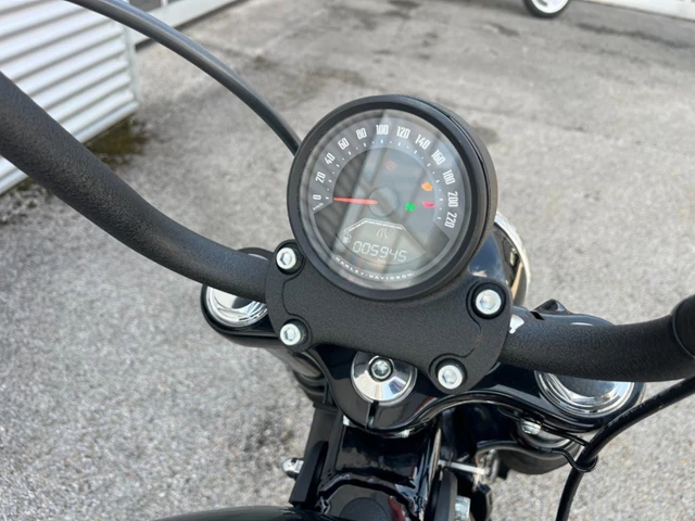 Harley-Davidson Street Bob 117 (grau) - Bild 14