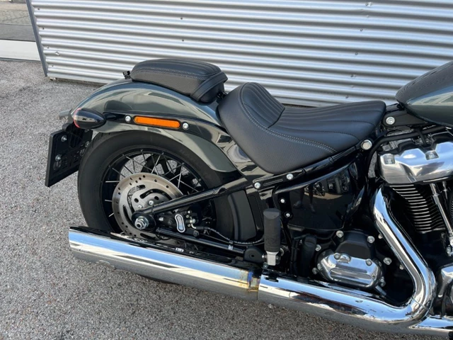 Harley-Davidson Street Bob 117 (grau) - Bild 6