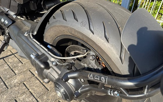 Gebrauchtmotorrad Triumph Rocket 3 Storm R - Bild 11