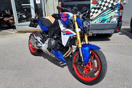 BMW F 900 R
