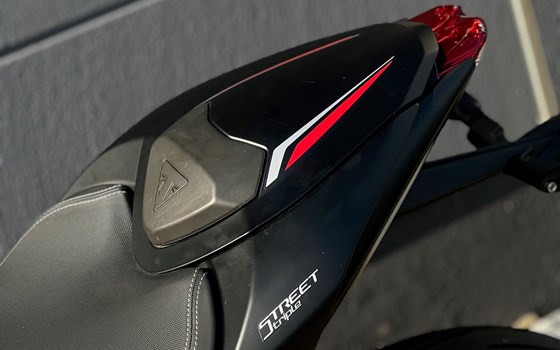 Gebrauchtmotorrad Triumph Street Triple RS - Bild 6