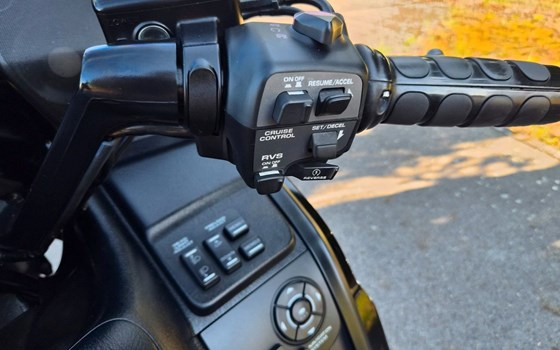 Gebrauchtmotorrad Honda GL 1800 Goldwing - Bild 11