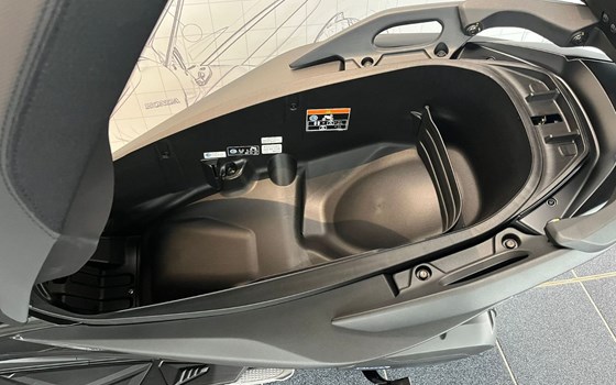 Gebrauchtmotorrad Honda Forza 125 - Bild 20