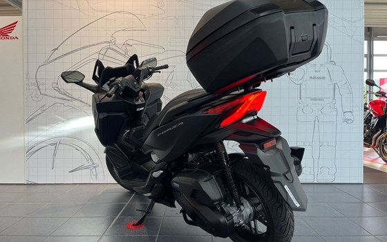 Gebrauchtmotorrad Honda Forza 125 - Bild 4