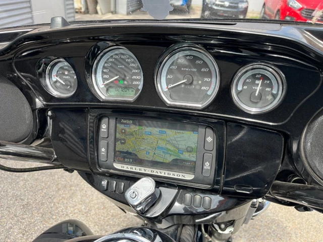 Harley-Davidson Electra Glide Ultra Limited Low FLHTKL (schwarz) - Bild 12