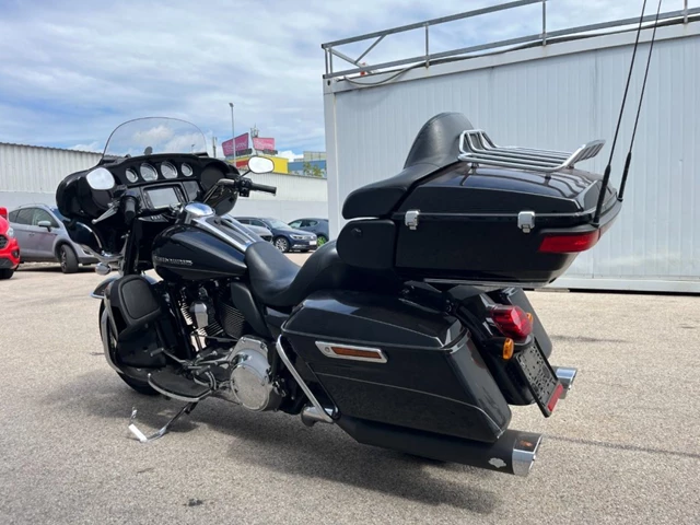 Harley-Davidson Electra Glide Ultra Limited Low FLHTKL (schwarz) - Bild 8