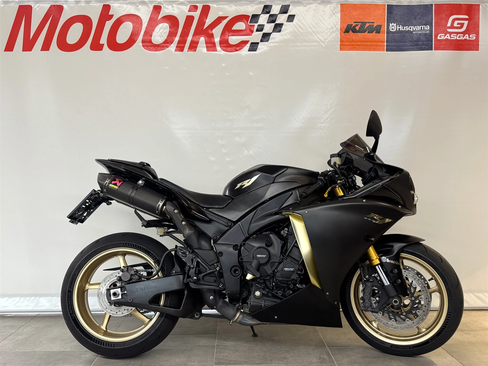 Yamaha R1