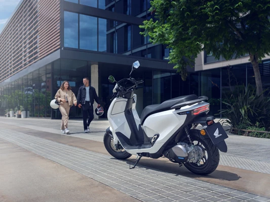 Honda CUV e: (MAT BLACK) - Bild 7