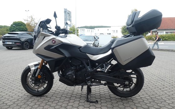 Gebrauchtmotorrad Honda NT1100 DCT Electronic Suspension - Bild 2
