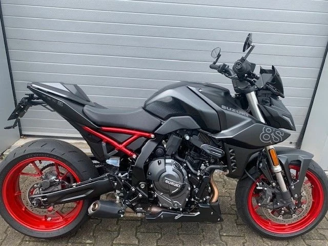 Suzuki GSX-8S