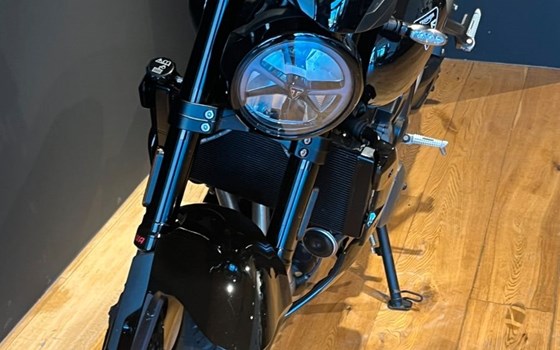 Gebrauchtmotorrad Triumph Trident 800 - Bild 8