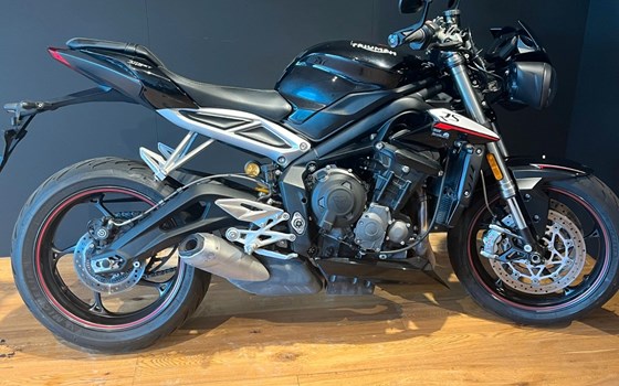 Gebrauchtmotorrad Triumph Street Triple RS - Bild 1