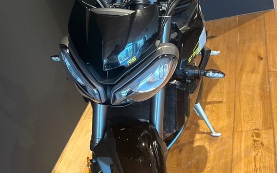 Gebrauchtmotorrad Triumph Street Triple RS - Bild 2
