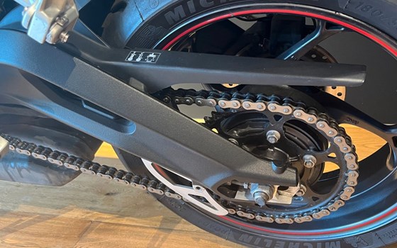 Gebrauchtmotorrad Triumph Street Triple RS - Bild 8